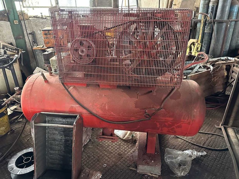 Продава се Промишлена сграда в с. Брезе, Област София-област - 12000 кв.м за 49 €/кв.м - Снимка #7