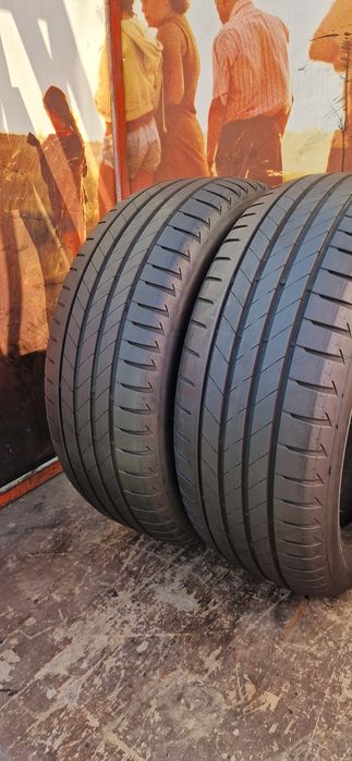 2 Anvelope Bridgestone 235 50 R19 de vara . Dot 2023