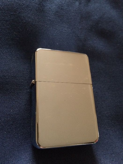 Зажигалка металлическая бензиновая