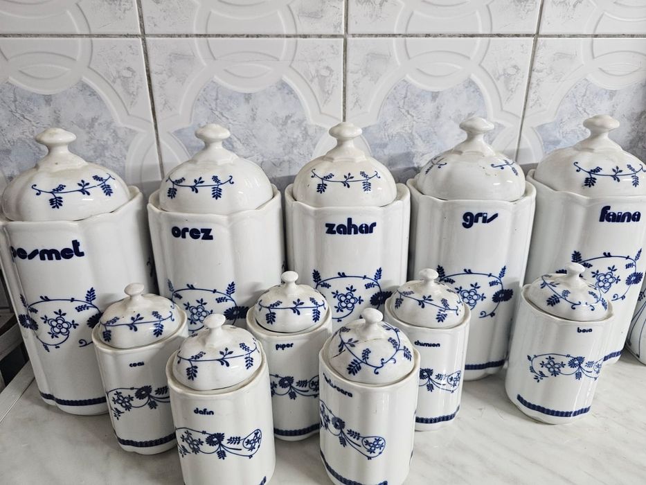 Set mare de recipiente vechi de condimente din porțelan