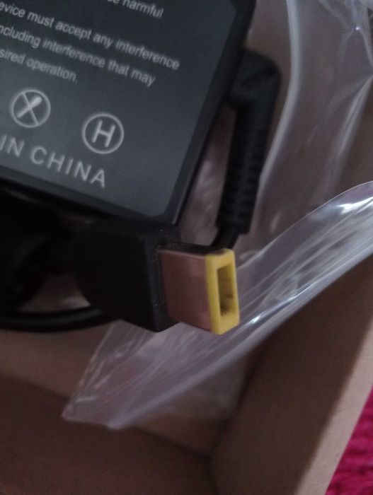 Продам адаптер питания для ноутбука