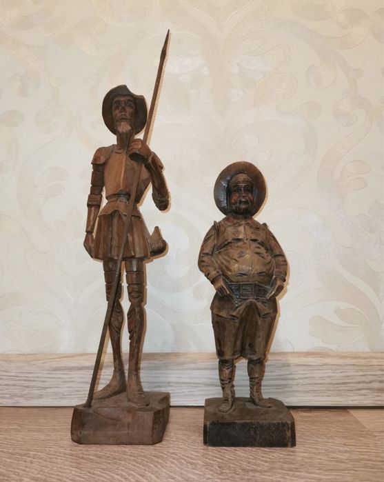 Дървени фигури Дон Кихот и Санчо Панса масив от едно  парче !