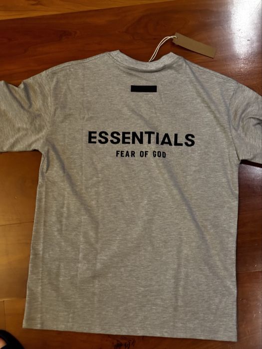 tricou essentials