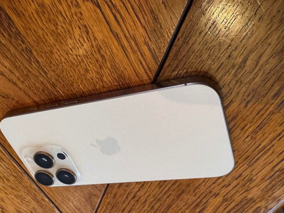 Iphone 16 pro с Гаранция!