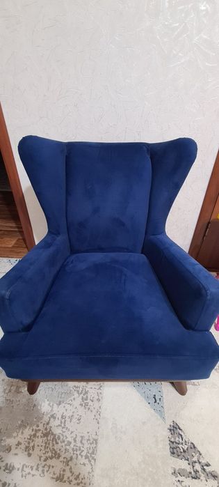 Диван вместе с креслом
