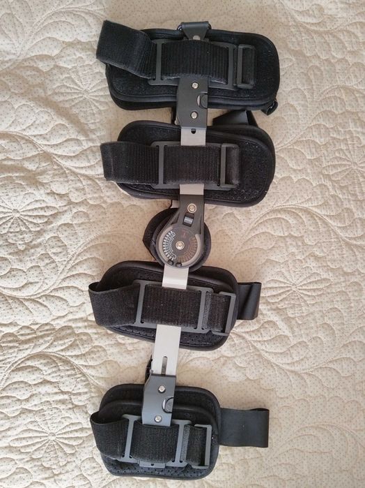 Коленный ортез с регулировкой