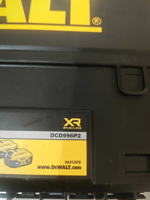 Bormasina Dewalt pe batería