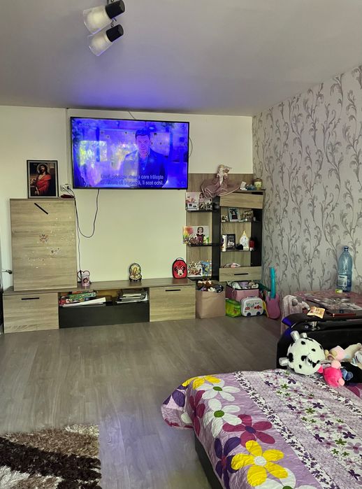 Vand casa sau schimb cu apartamnet in zona blocuri Liliesti Baicoi
