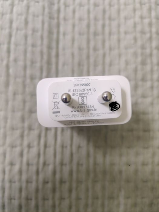 OnePlus charger supervooc 100w