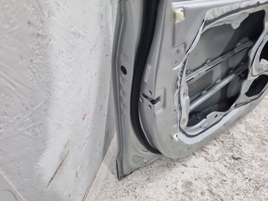 Usa stanga fata Hyundai ix35 (LM) [Fabr 2010-2017] Sleek Silver