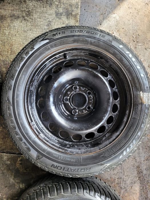 Jante tabla AUDI A4 R16/ Anvelope 205/60/16 M+S