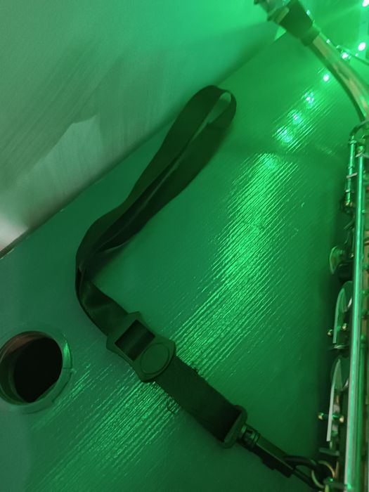 Vând saxofon in stare buna