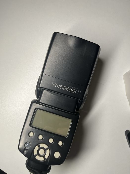 Canon 700D cu grip+Obiectiv 50mm 1.8+ blitz