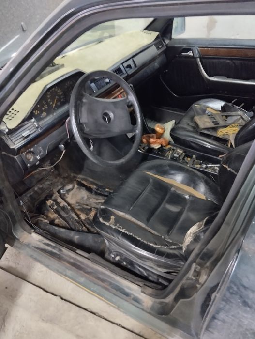 Мерседес 124, объем 2,6