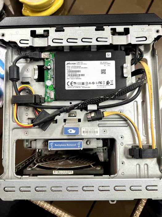 HP ProLiant MicroServer Gen8 (Xeon e3 1220 v3 3.10 ghz, 16GB RAM)