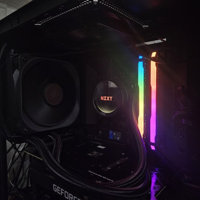 Vand cooler Nzxt 120mm in stare excelenta.