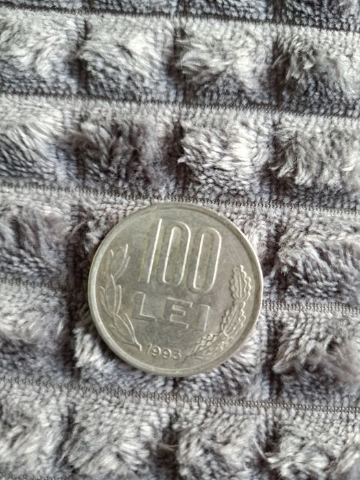 Moneda 100 lei. Stare foarte buna.