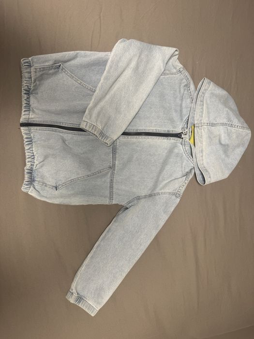 Продам куртку на мальчика