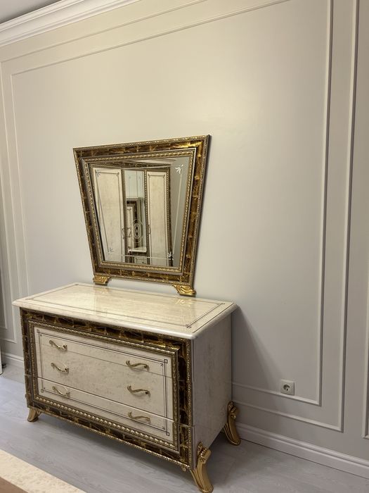 Спальный гарнитур