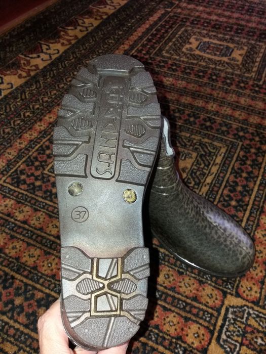 Резиновые полусапожки раз.37