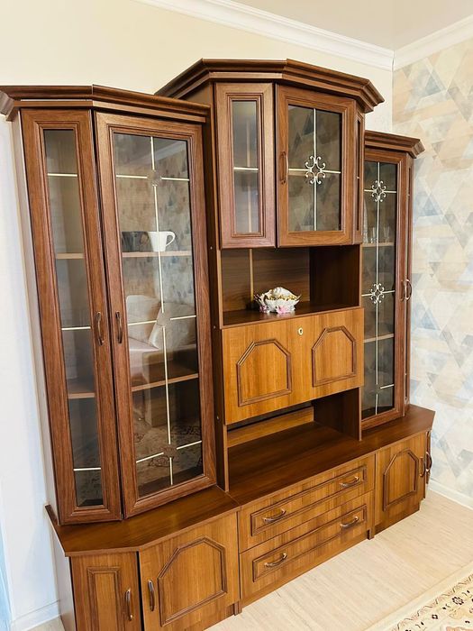 Мебель. Стенка-сервант