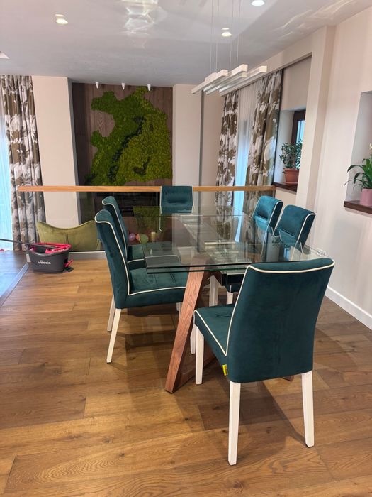 Scaune tapitate verzi noi