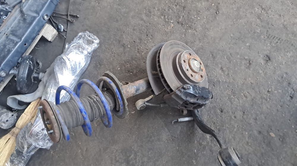 Стойка bmw e38 комплект