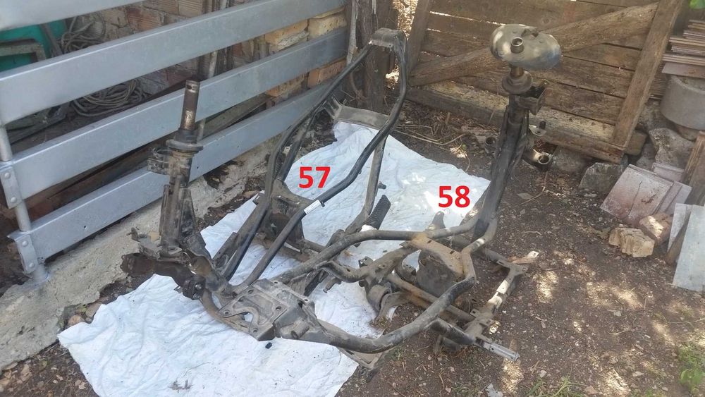 Части за скутер ! Априлия Леонардо