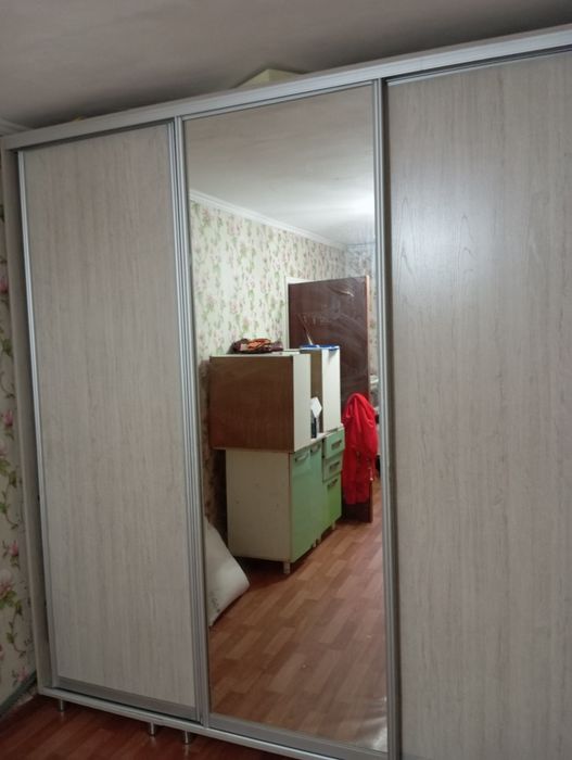 Продам встроенные раздвижной шкаф