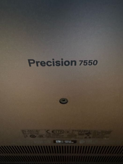 Vand Dell Precision 7550