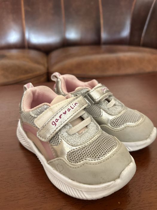 Детские кроссовки