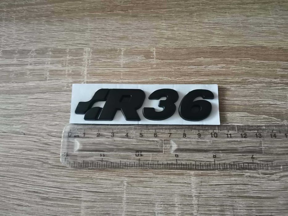черна емблема Volkswagen R36
