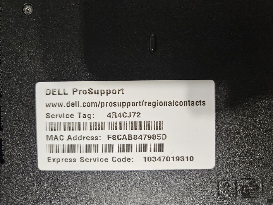 Лаптоп Dell 15.6" – Intel Core i7 / 16GB RAM / SSD / AMD Radeon