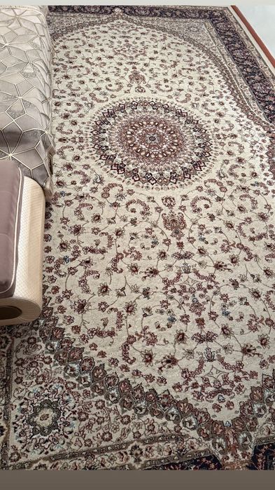 Продам ковер в хорошем состоянии, продаю в связи с переездом