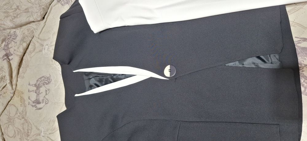 Костюм ва юбка. Куз мавсуми учун ажойиб. Факат бир марта туйга кейилга