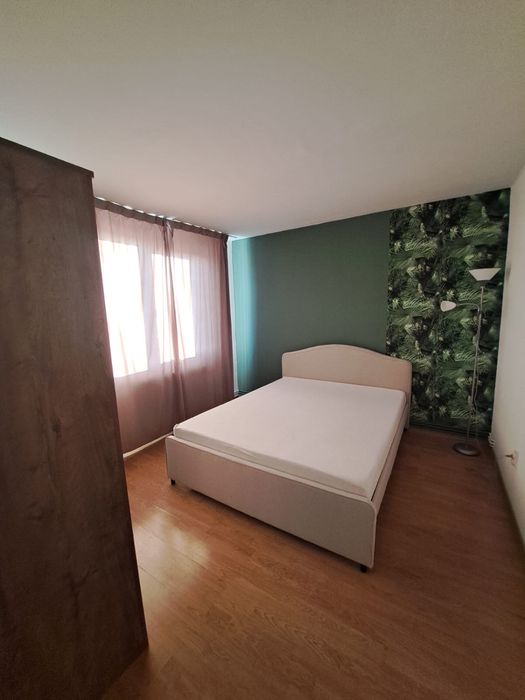 Inchiriez apartament