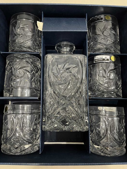6 pahare si un decanter cristal pentru Whisky