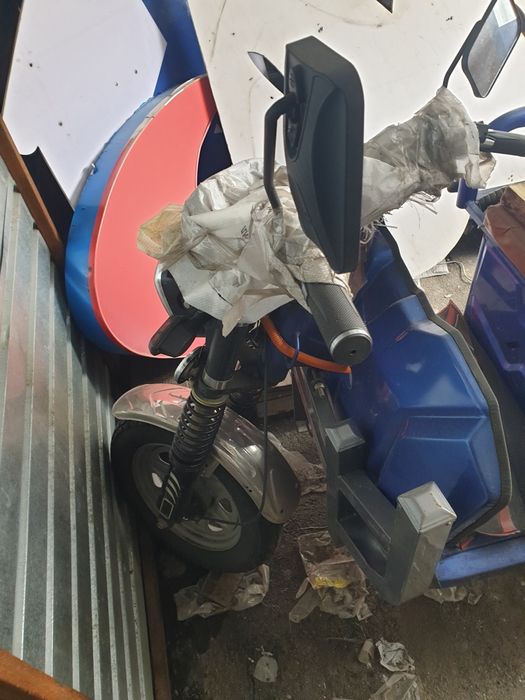 Электрический мотороллер муравей