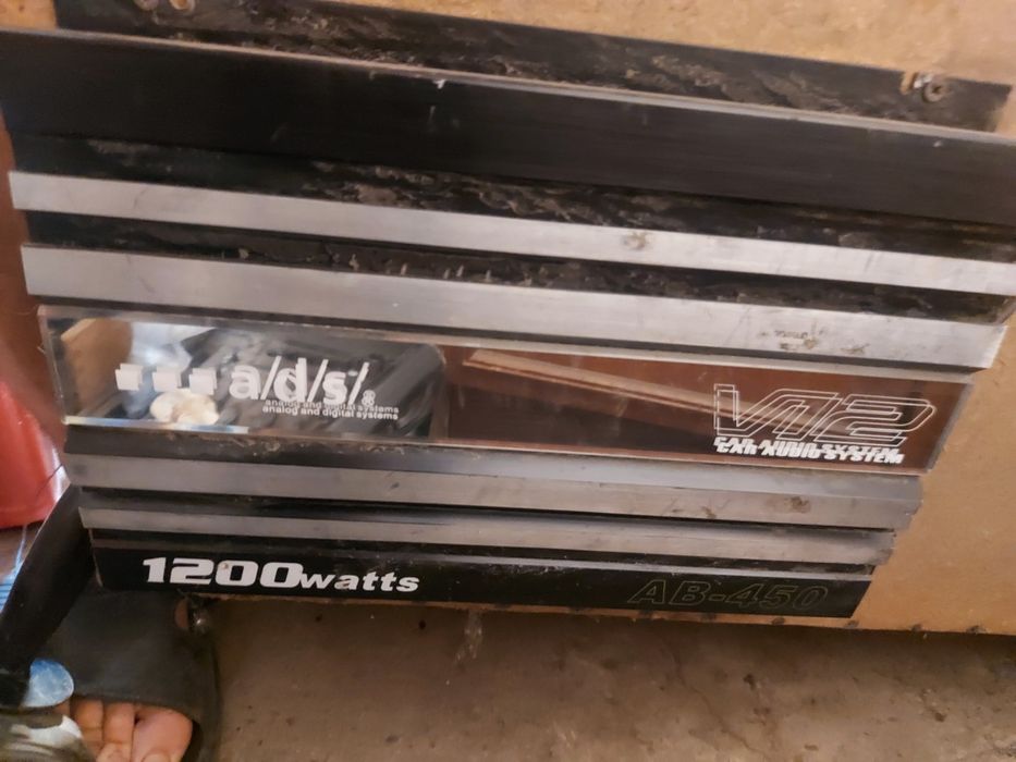 Продам большой сабвуфер с усилителем !