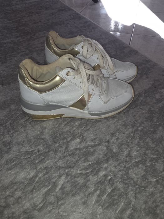 Сникърси guess 38 новер