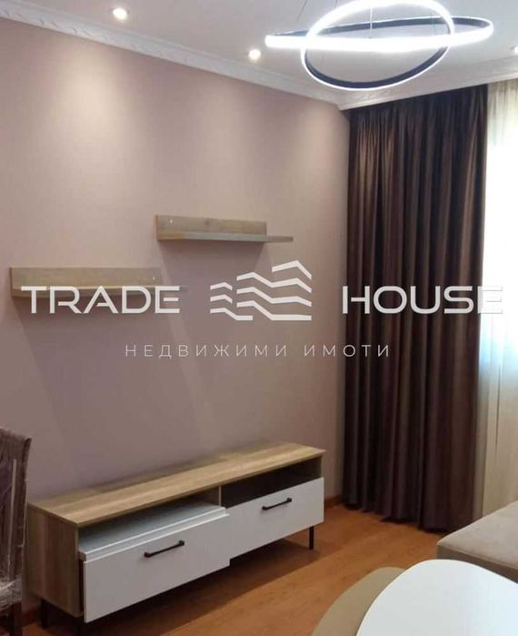 Дава се под наем Двустаен апартамент в Пловдив, Център - 60 кв.м за 381.99 € - Снимка #2