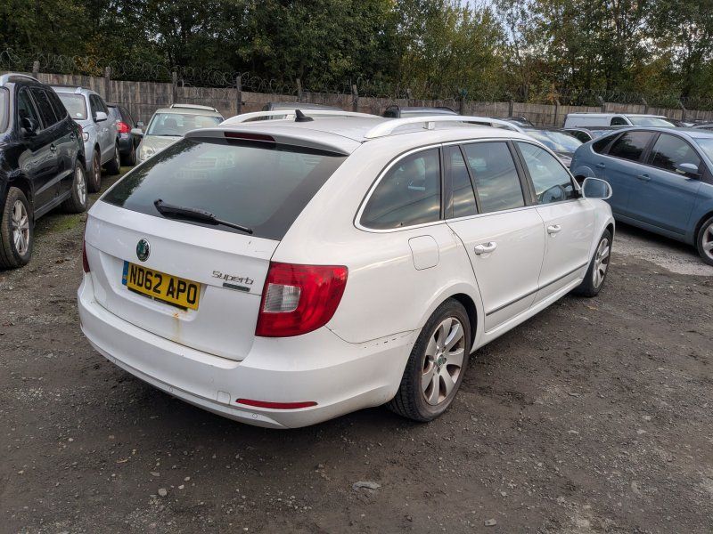 Dezmembrari / Dezmembrez Skoda Superb II Combi (3T5) 1.6 TDI CAYC cutie viteze manual cod culoare LF9E