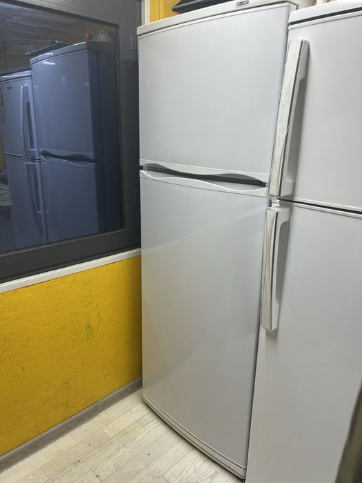 Продаем холодильники атлант и шиваки.