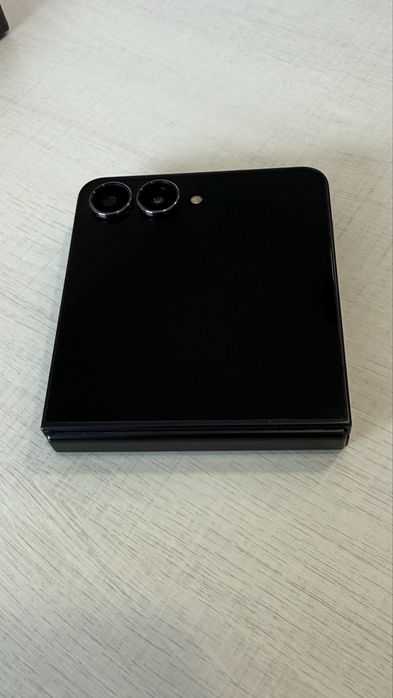 Samsung Galaxy Z Flip7 256GB, 12GB RAM, Negru – Impecabil, Full Box, Garanție