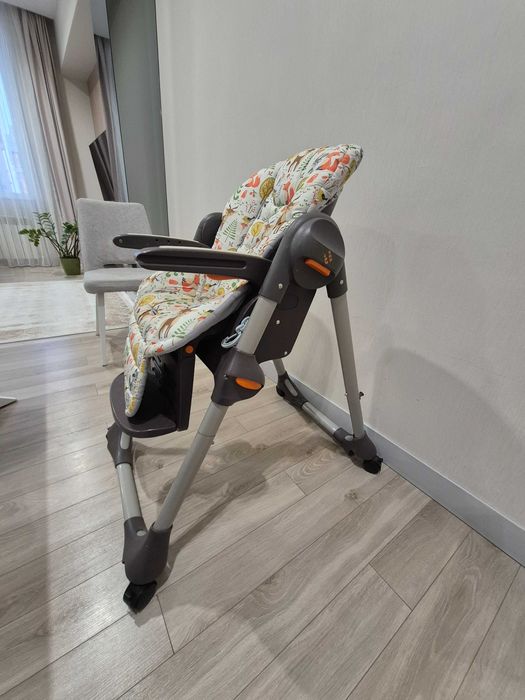 Детский стул для кормления chicco