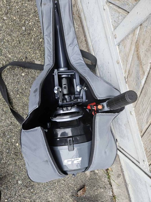 Yamaha F2.5a  с вграден резервоар