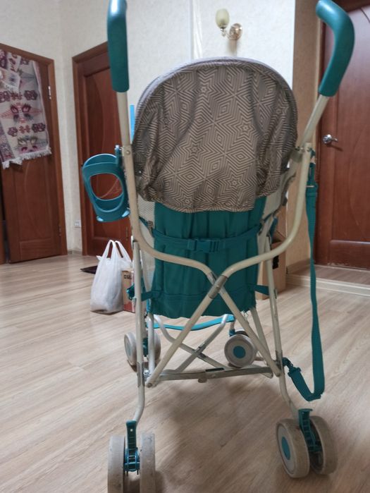 Продам коляску трость