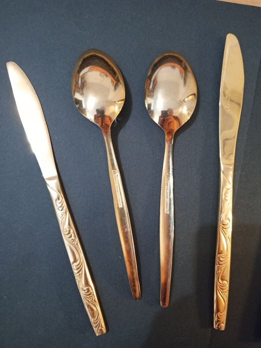Set tacâmuri suflate cu aur  vintage 1981 din SUA