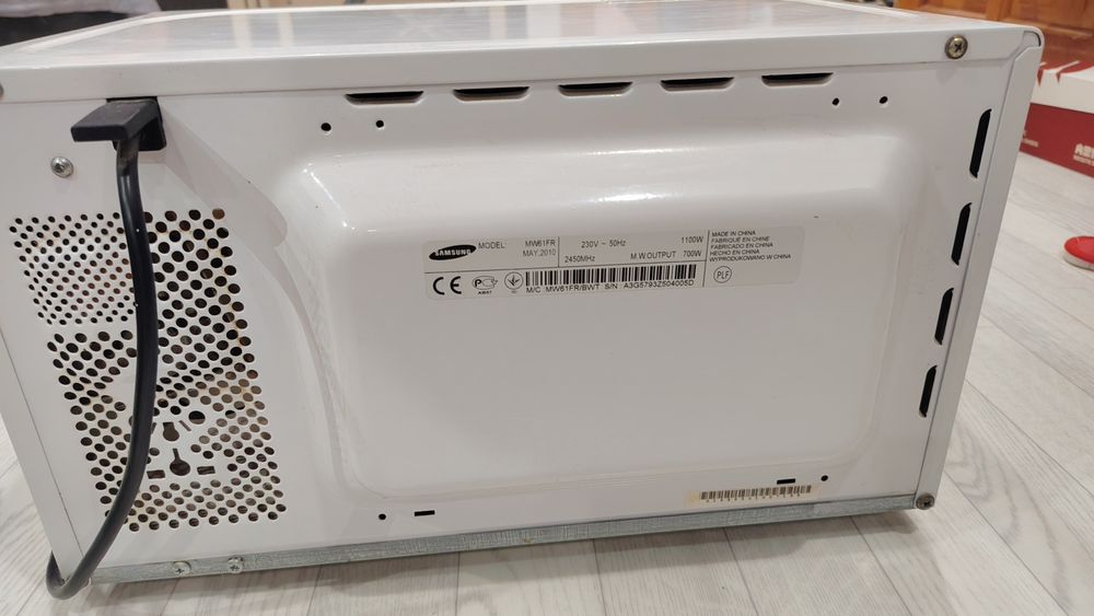 Продам Микроволновку Б/у