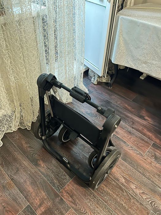 Продам Коляска универсальная 2 в 1 CARRELLO Optima
